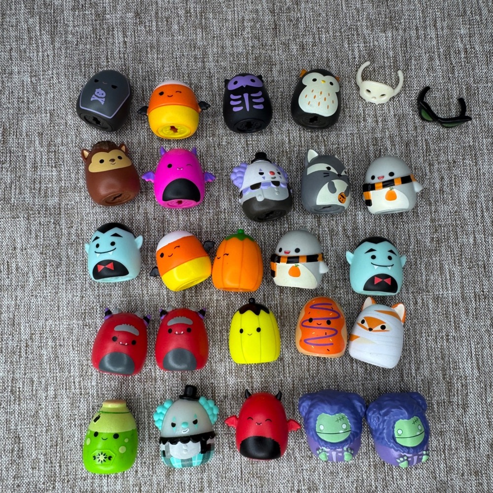Lot Of 24 Minis Sqiushmallow Squish A Longs Figures / Ring Accessories